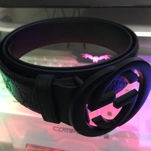 Black leather Gucci Belt